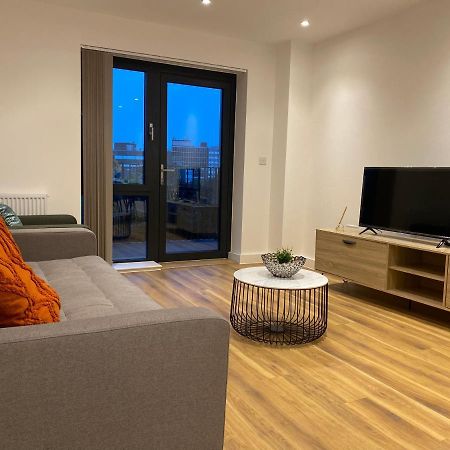 Triple T Homes Cosy 2 Bedroom Apartment With Balcony Ilford Exteriér fotografie