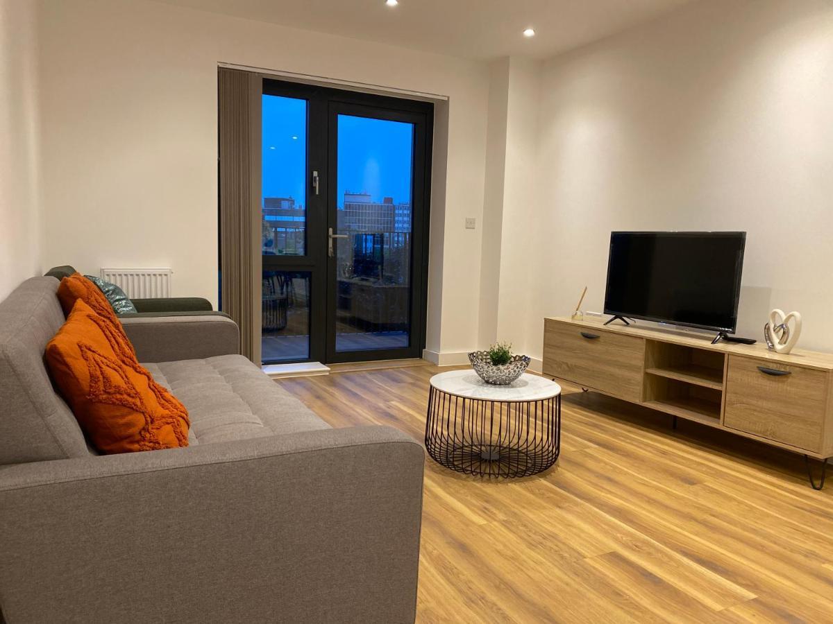 Triple T Homes Cosy 2 Bedroom Apartment With Balcony Ilford Exteriér fotografie