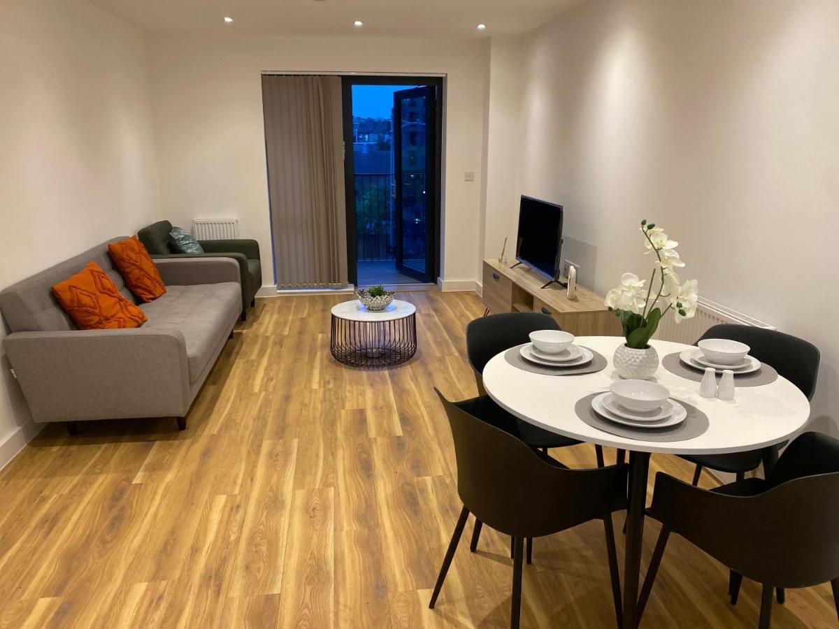 Triple T Homes Cosy 2 Bedroom Apartment With Balcony Ilford Exteriér fotografie
